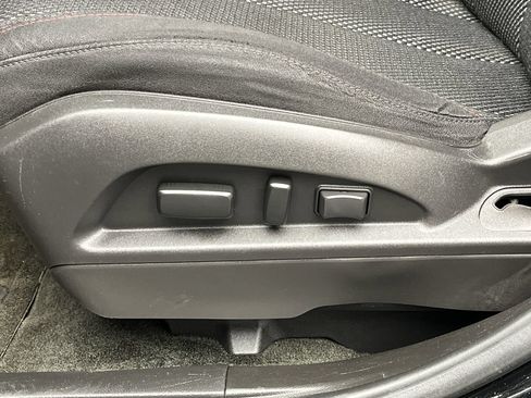 Used 2017 Chevrolet Equinox LT w/ Convenience Package FWD image 9