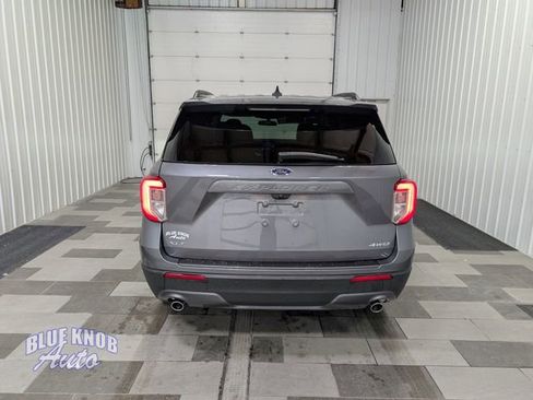 Used 2023 Ford Explorer XLT w/ Equipment Group 202A AWD/4WD image 3