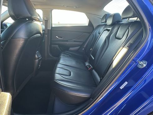 Used 2025 Hyundai Elantra Limited image 32