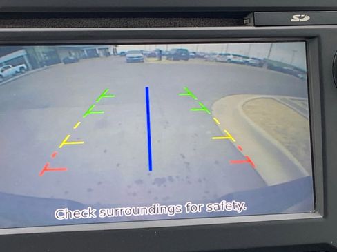 Used 2018 Nissan Titan SV w/ SV Convenience Package image 16