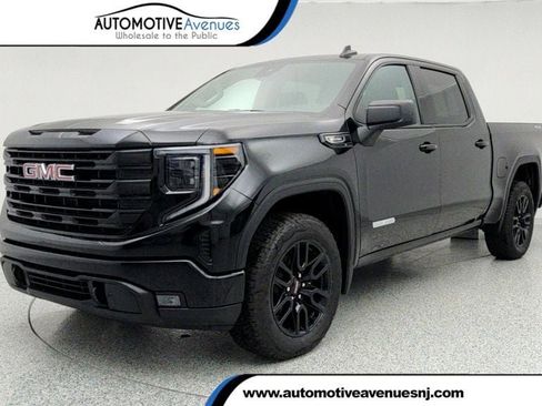 Used 2025 GMC Sierra 1500 Elevation image 1