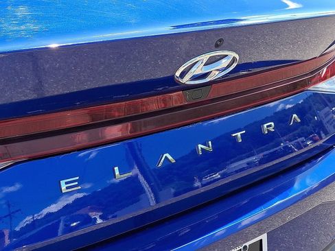 Used 2023 Hyundai Elantra SEL FWD image 31