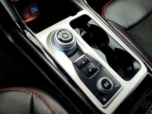 Used 2023 Ford Explorer ST-Line image 16
