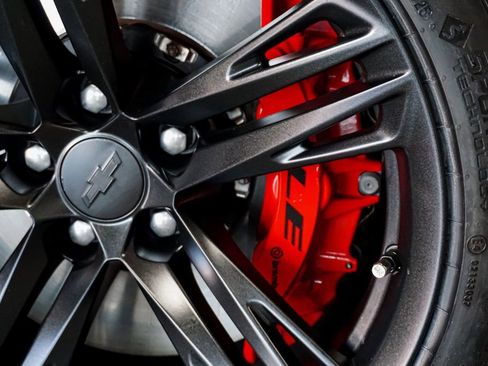 Used 2018 Chevrolet Camaro ZL1 image 43