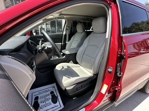 Certified 2023 Cadillac XT4 Premium Luxury FWD image 19