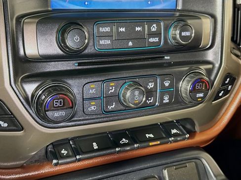 Used 2018 Chevrolet Silverado 1500 High Country AWD/4WD image 14