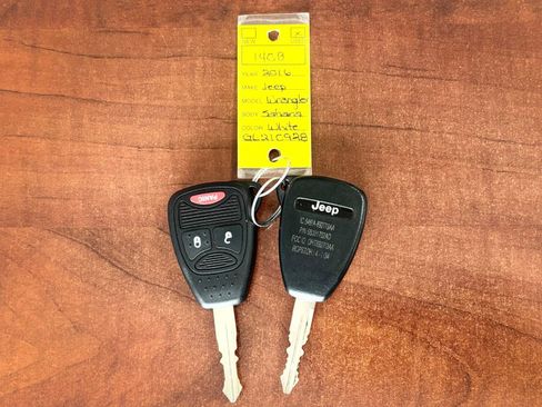 Used 2016 Jeep Wrangler Unlimited Sahara image 42