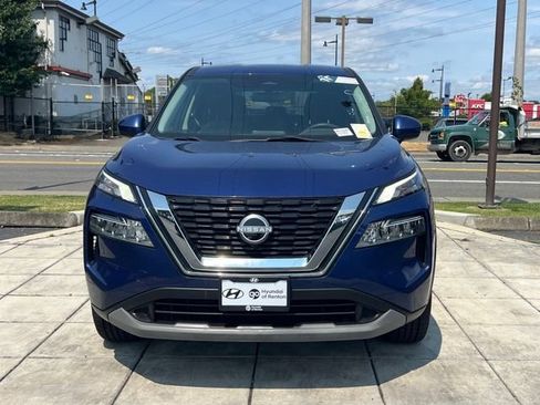Used 2023 Nissan Rogue SV FWD image 4