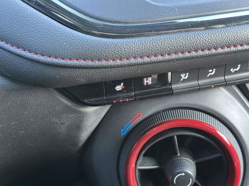 Used 2022 Chevrolet Blazer RS image 36