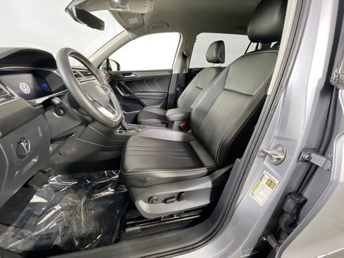 Used 2022 Volkswagen Tiguan SE image 10