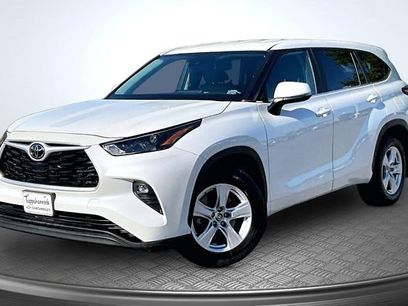 Used 2023 Toyota Highlander LE
