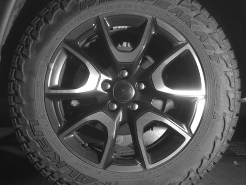 Used 2025 Jeep Compass Trailhawk AWD/4WD image 14