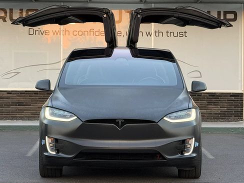 Used 2018 Tesla Model X 100D AWD/4WD image 3