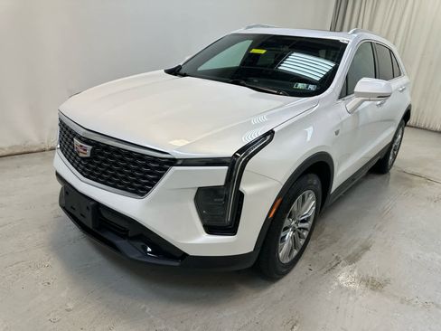 Used 2024 Cadillac XT4 Premium Luxury image 10