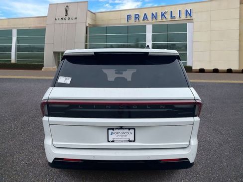 New 2026 Lincoln Navigator L Reserve AWD/4WD image 6
