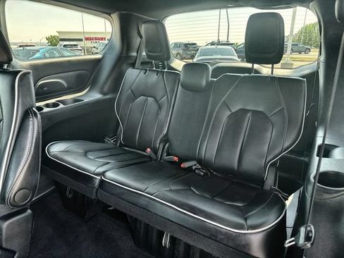 Used 2026 Chrysler Pacifica Limited AWD/4WD image 24