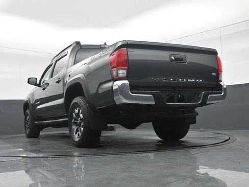 Used 2017 Toyota Tacoma TRD Off-Road image 60