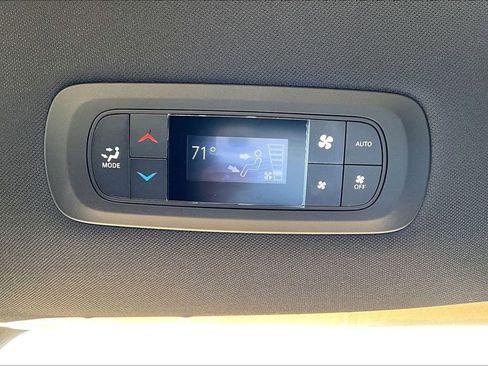 New 2026 Chrysler Pacifica Select FWD image 34