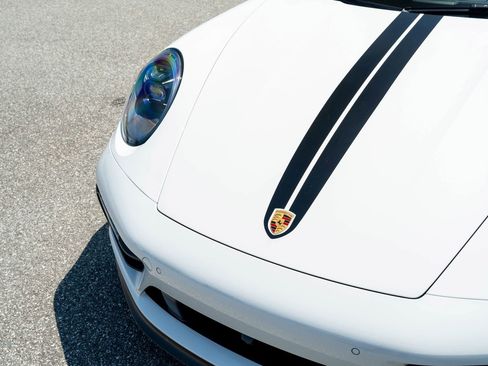 Certified 2022 Porsche 911 Carrera GTS image 18