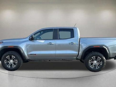 Used 2025 GMC Canyon AT4 w/ Technology Plus Package AWD/4WD image 5