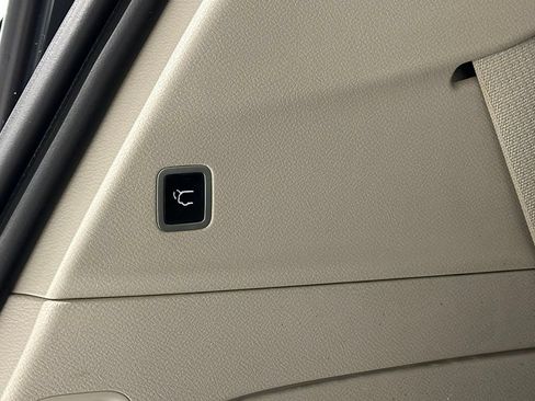 Used 2022 Chrysler Pacifica Touring-L FWD image 15
