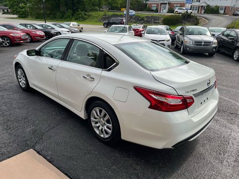 Used 2017 Nissan Altima 2.5 S w/ Power Driver Seat Package FWD image 9