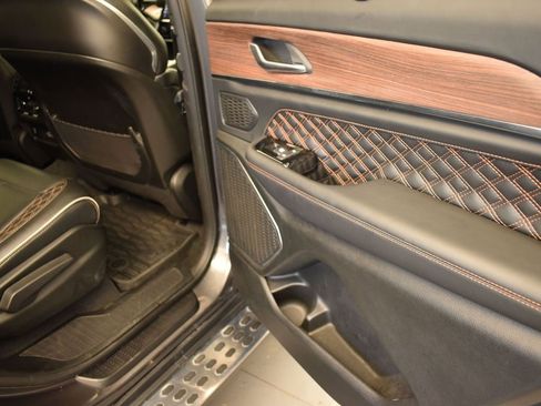 Used 2022 Jeep Grand Cherokee L Summit w/ Advanced Protech Group IV image 24