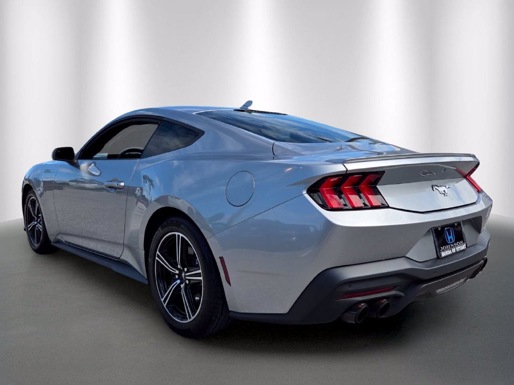 Used 2024 Ford Mustang Premium RWD image 5