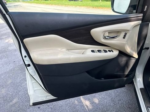 Used 2023 Nissan Murano Platinum w/ Cargo Package AWD/4WD image 16