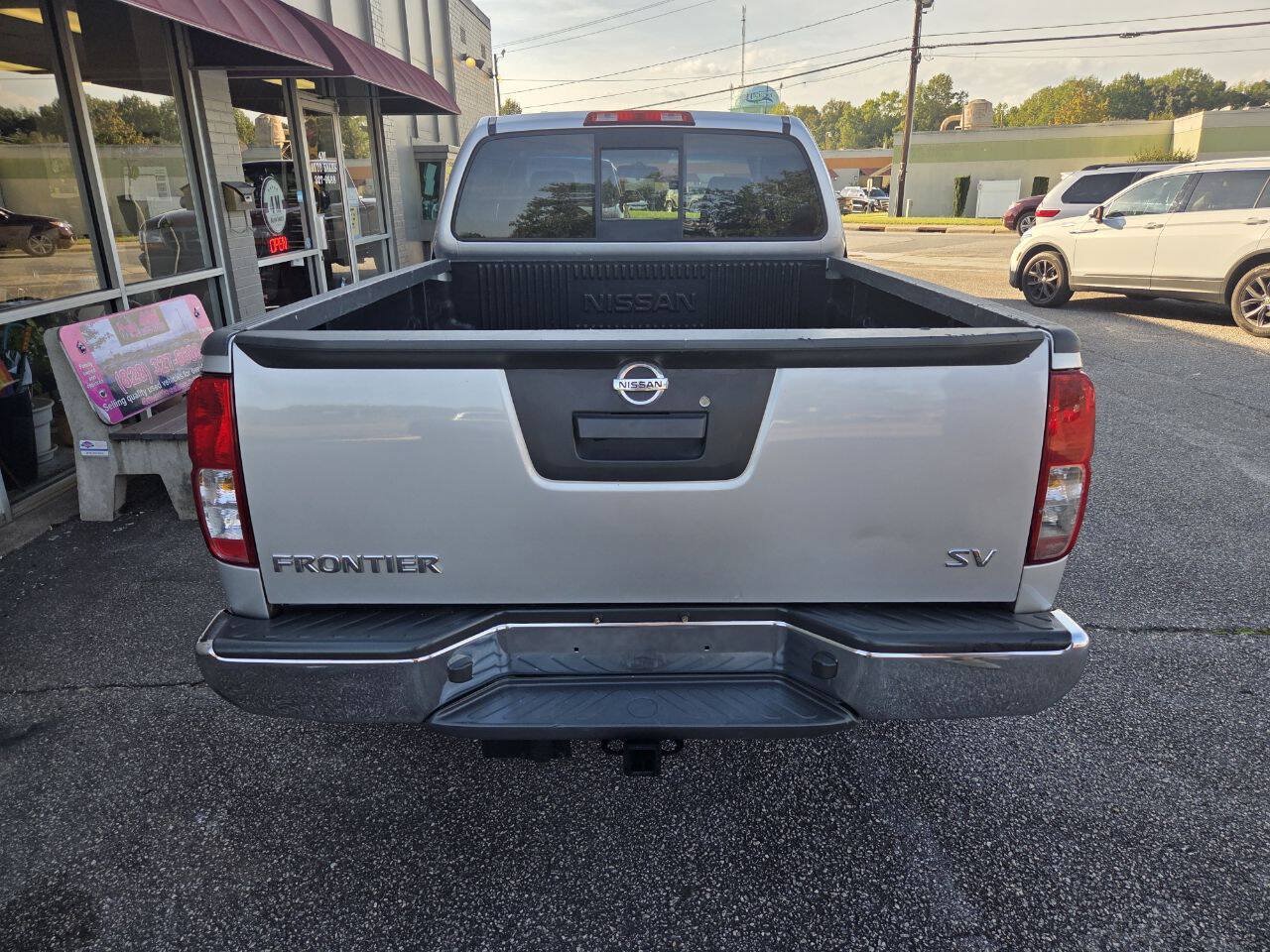 Used 2016 Nissan Frontier SV RWD image 4