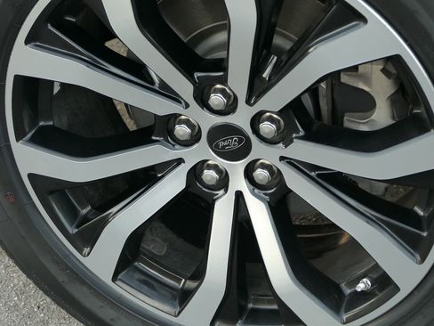 Used 2020 Ford Explorer ST w/ Premium Technology Package image 11