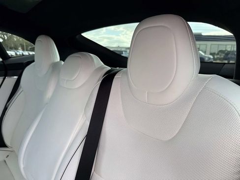 Used 2022 Tesla Model S Plaid image 13