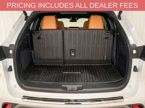 Used 2026 Toyota Highlander Platinum AWD/4WD image 5