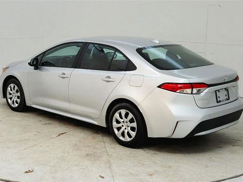Used 2022 Toyota Corolla LE FWD image 5