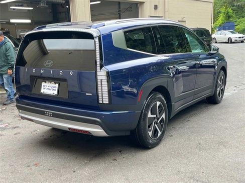 New 2026 Hyundai Ioniq 9 SE image 3