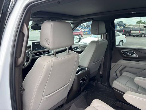 Certified 2023 Chevrolet Suburban Z71 w/ Luxury Package AWD/4WD image 26
