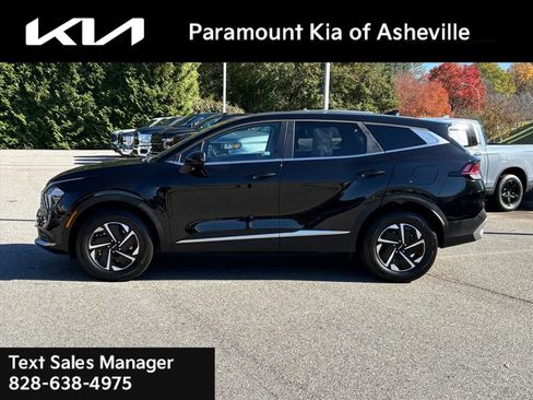 Used 2023 Kia Sportage LX image 3