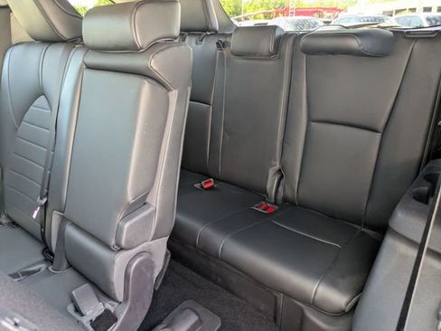 Used 2020 Toyota Highlander XLE AWD/4WD image 36