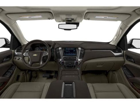 Used 2019 Chevrolet Suburban Premier w/ Premier Plus Edition AWD/4WD image 5