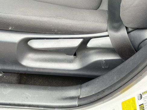 Used 2020 Toyota Corolla LE FWD image 22