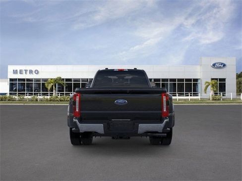New 2026 Ford F450 Lariat w/ FX4 Off-Road Package image 5