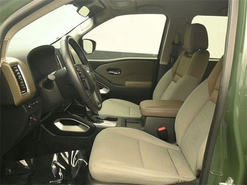 Used 2022 Nissan Frontier SV image 12