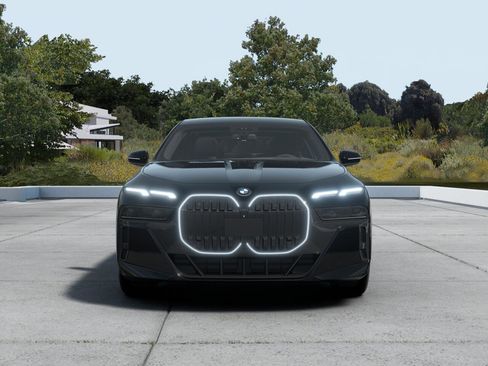 New 2026 BMW 740i image 3