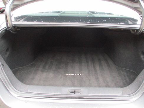 Used 2024 Nissan Sentra S FWD image 9