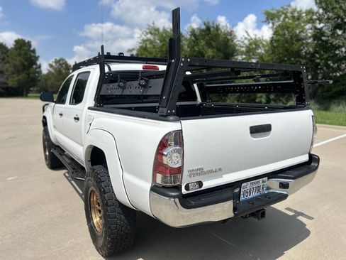 Used 2015 Toyota Tacoma PreRunner w/ SR5 Package RWD image 8