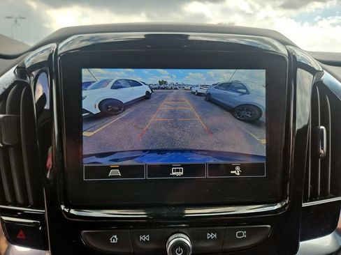 Used 2023 Chevrolet Traverse LT FWD image 21