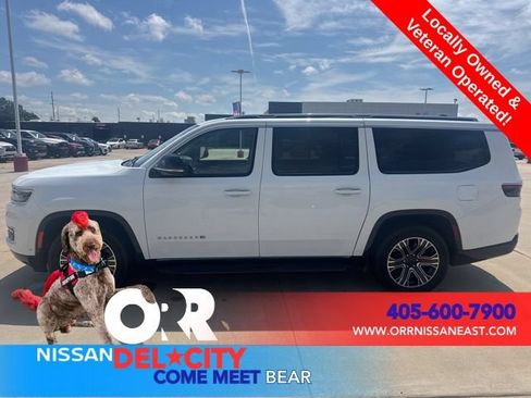 Used 2024 Jeep Wagoneer L Series II w/ Flexible Seating Group AWD/4WD image 2