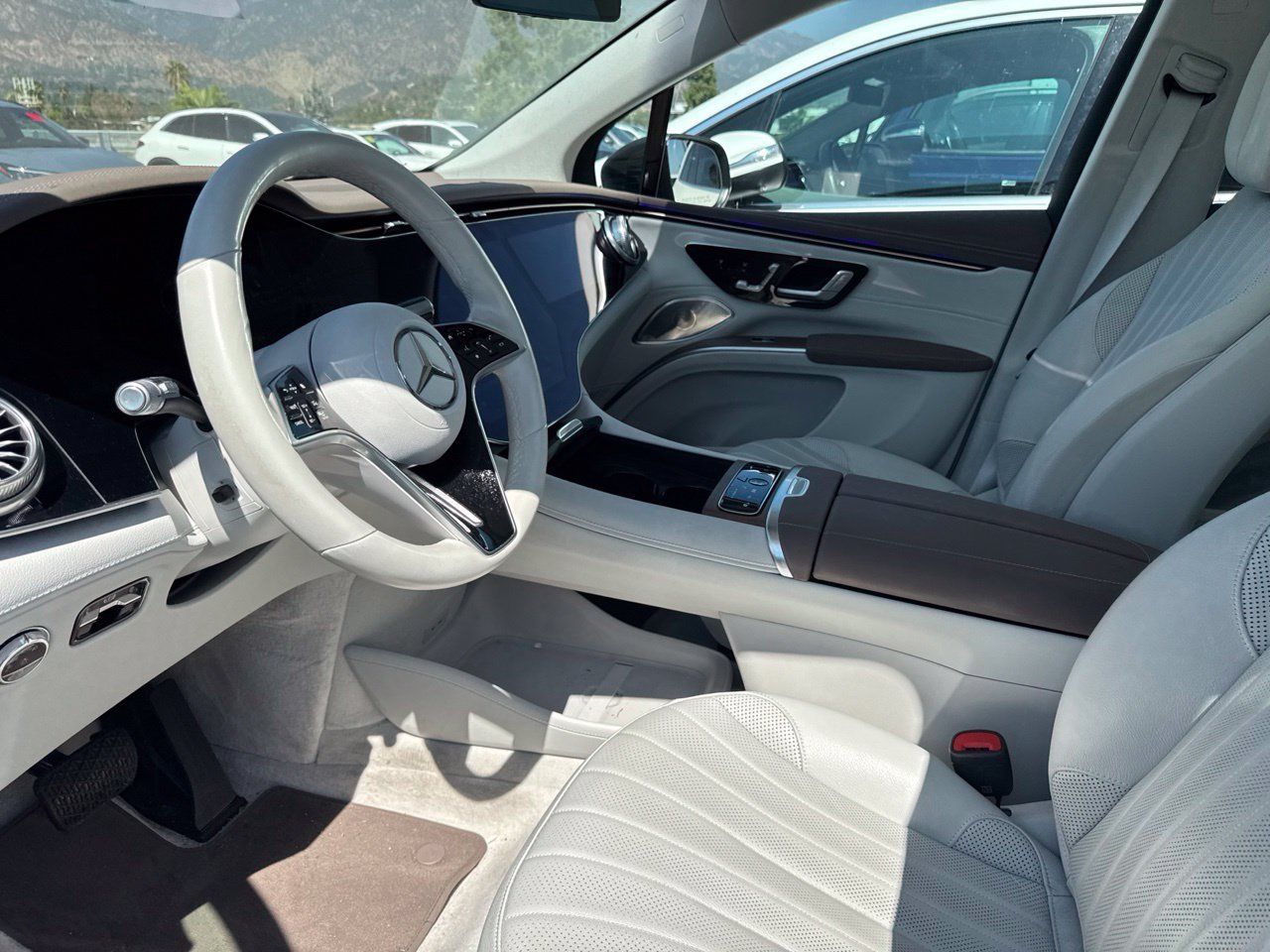 Used 2023 Mercedes-Benz EQS 580 4MATIC SUV image 5