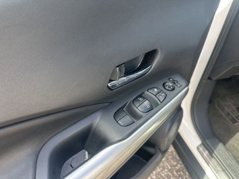 Used 2019 Nissan Kicks SR w/ SR Premium Package image 13