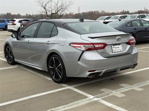 Used 2020 Toyota Camry XSE image 7